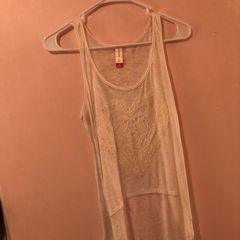 White tank top with embroidered heart ❤️